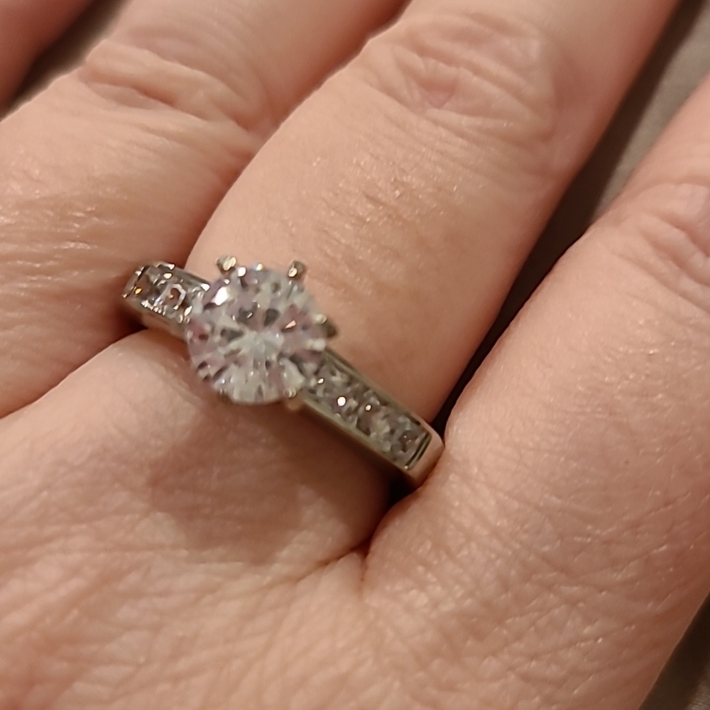 Cubic zirconia stainless steel flat rounded top band ring - Picture 2 of 9